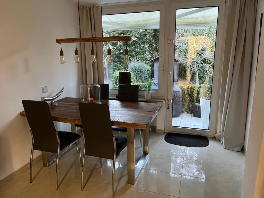 Casa Arturo Duesseldorf Apartment ภายนอก รูปภาพ